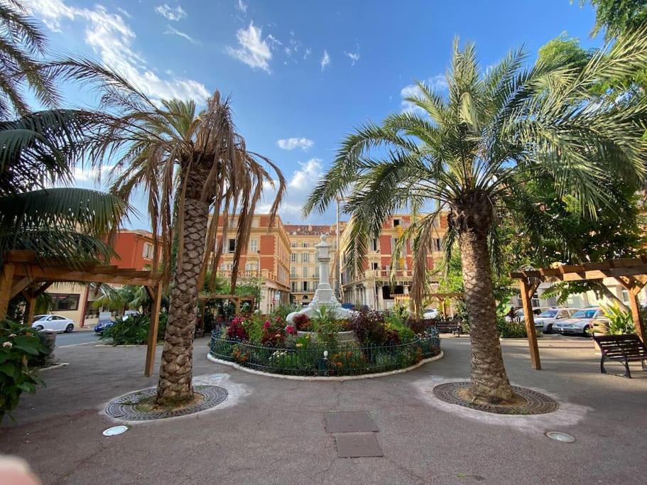 Appartement Le Palmero Centre Ville, Plage, Clime Menton